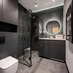Mini-hotel Near Les Kurbas Theatre アパート リヴィウ