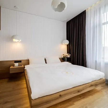 Mini-hotel Near Les Kurbas Theatre Apartman