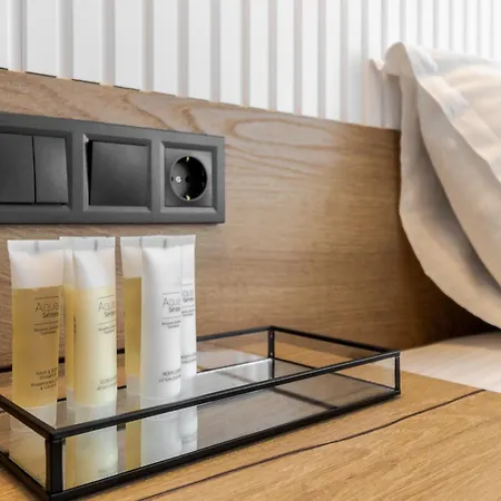 Mini-hotel Near Les Kurbas Theatre Apartman