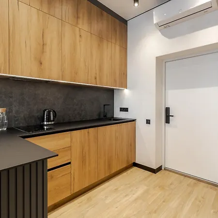 아파트 Mini-hotel Near Les Kurbas Theatre *