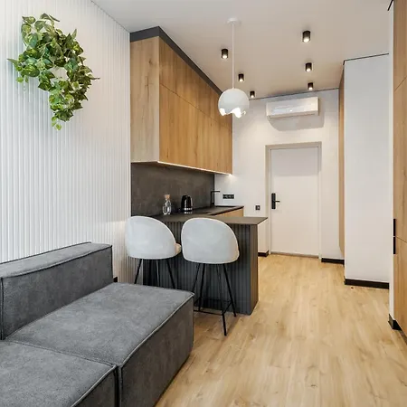 Mini-hotel Near Les Kurbas Theatre * 리비프