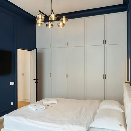 Mini-hotel Near Les Kurbas Theatre 아파트