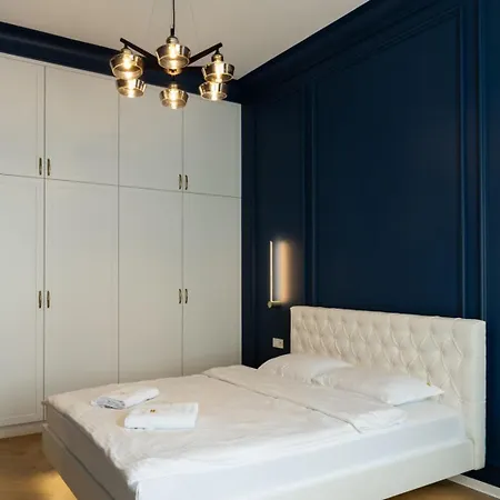 Mini-hotel Near Les Kurbas Theatre 리비프
