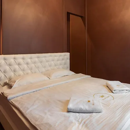 아파트 Mini-hotel Near Les Kurbas Theatre *