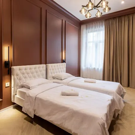 Mini-hotel Near Les Kurbas Theatre 리비프