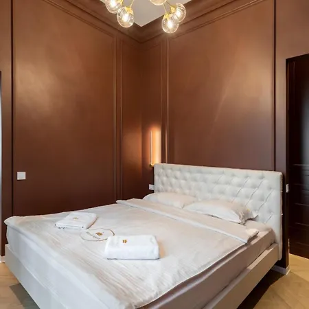 Mini-hotel Near Les Kurbas Theatre 리비프