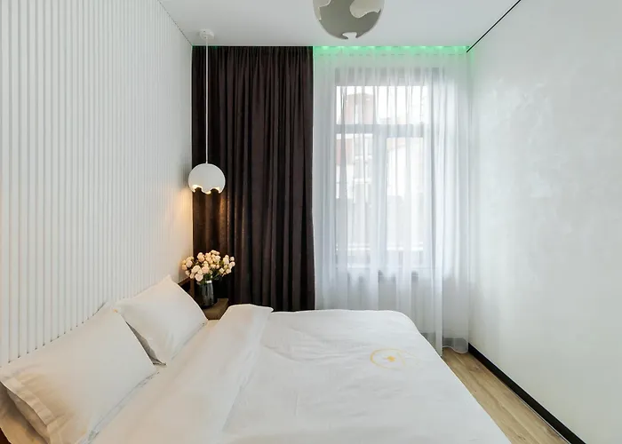 アパート Mini-hotel Near Les Kurbas Theatre リヴィウ