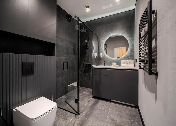 Mini-hotel Near Les Kurbas Theatre דירה לבוב