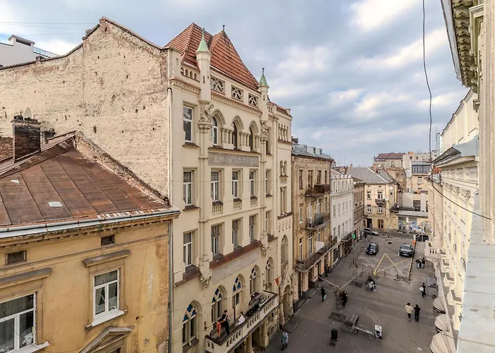 Mini-hotel Near Les Kurbas Theatre リヴィウ